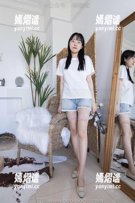 BoBoSocks袜啵啵 - 在图库里找奶油的板鞋，发现了一场滑稽的走路比赛！