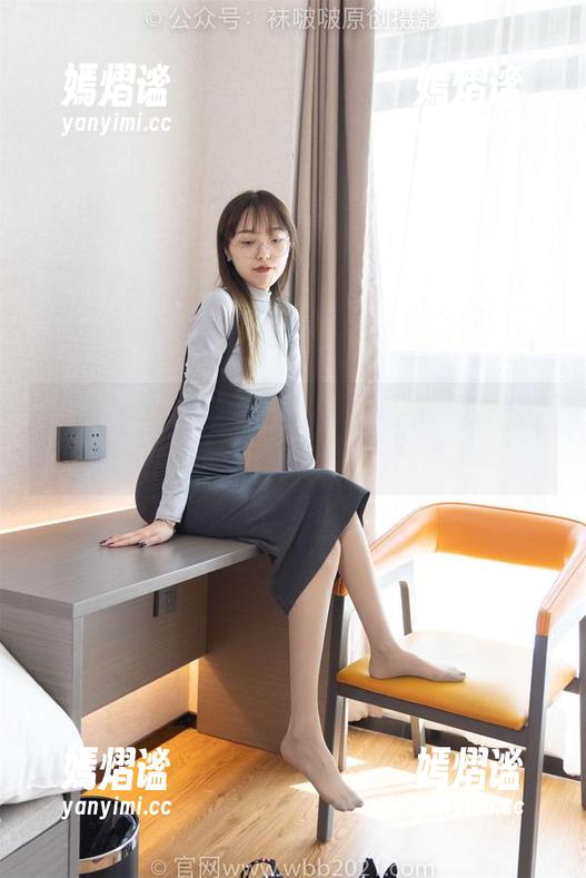 BoBoSocks袜啵啵-小甜豆 BoBoSocks袜啵啵 - 高清直击你的心!小甜豆的油亮厚黑丝,视觉冲击感满分!