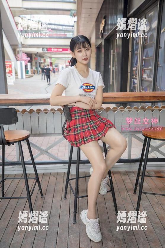 MSLASS梦丝女神 - 步入“灵唯校服纯白”的世界，我仿佛回到了初恋的校园，只是，这下我完全是围观群众。