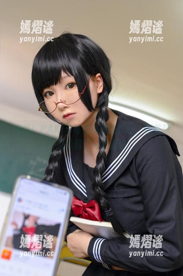 在线！PAKI草莓酱女孩的作品，甜美却又隐藏了一丝叛逆