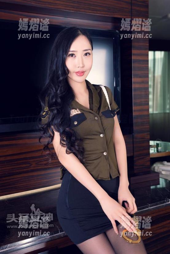 TouTiao头条女神 - 张梓柔教室图集：无圣光也能闪耀，这感觉真奇妙