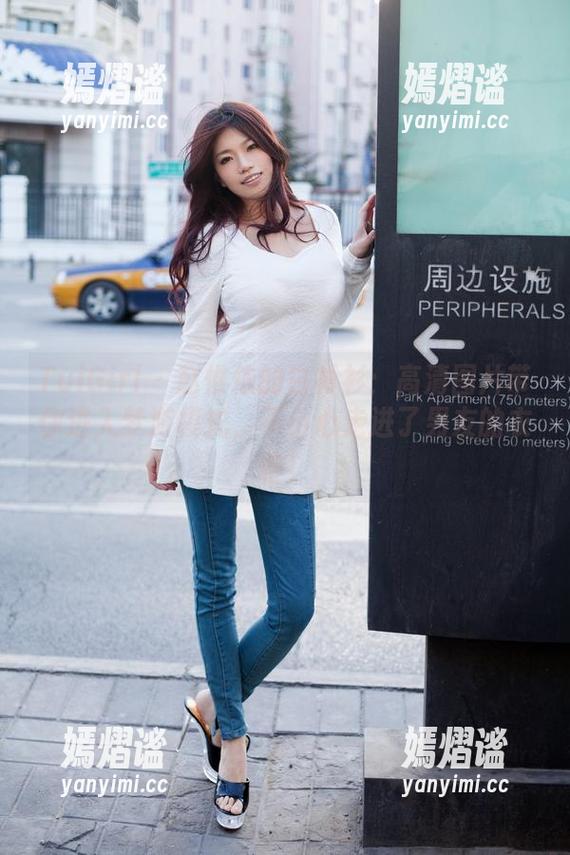 TuiGirl - 赵惟依的白衬衫：高清图片带你进入梦游模式，不小心走进了男友的衣柜！