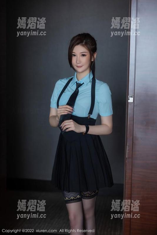 Xiuren秀人网 - 精选美足：南初妹妹的足迹，慢慢走进你的心里