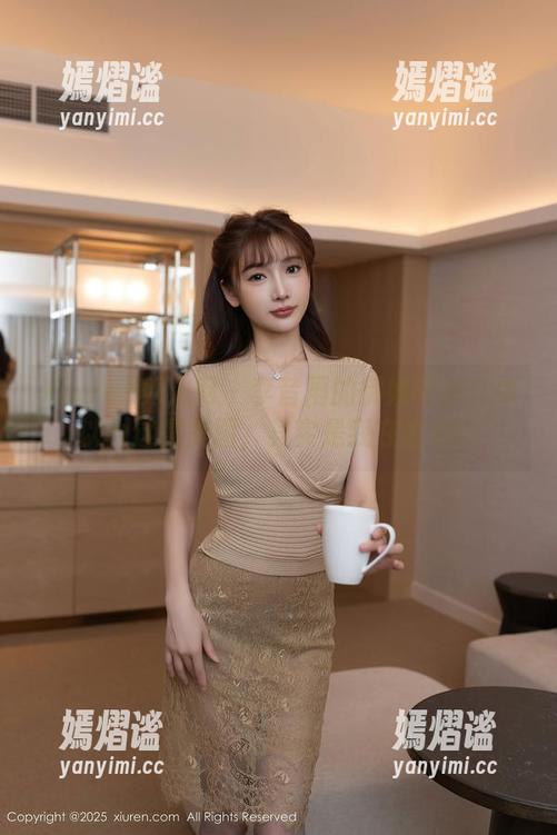 Xiuren秀人网 - 李昔雨的御姐写真：你以为这是美图，其实是我在偷心！