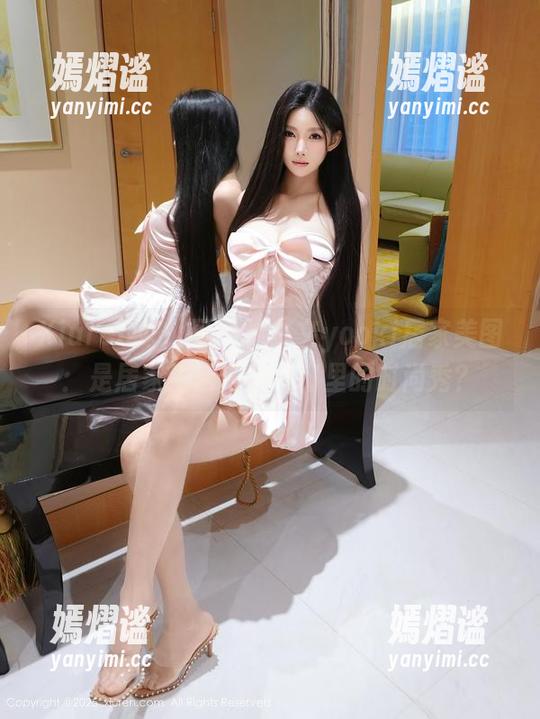 Xiuren秀人网 - 林文文yooki居家美图：是居家生活还是宅门里的时尚秀？