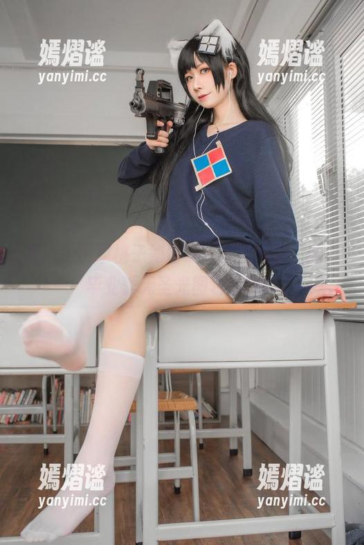 看izumi泉桃子如何破“光”而出，纯白毕业季无圣光图包揭秘！