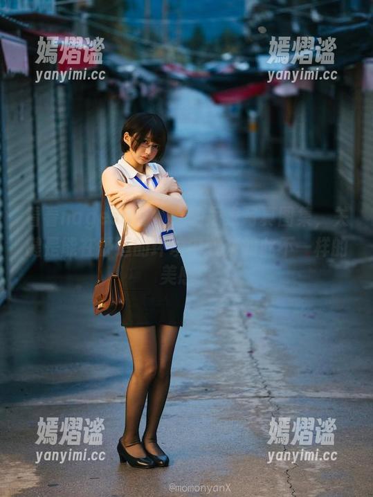 看看nagesa魔物喵的居家写真图集，关键是能在舒适的环境中收获如此不一样的美感！