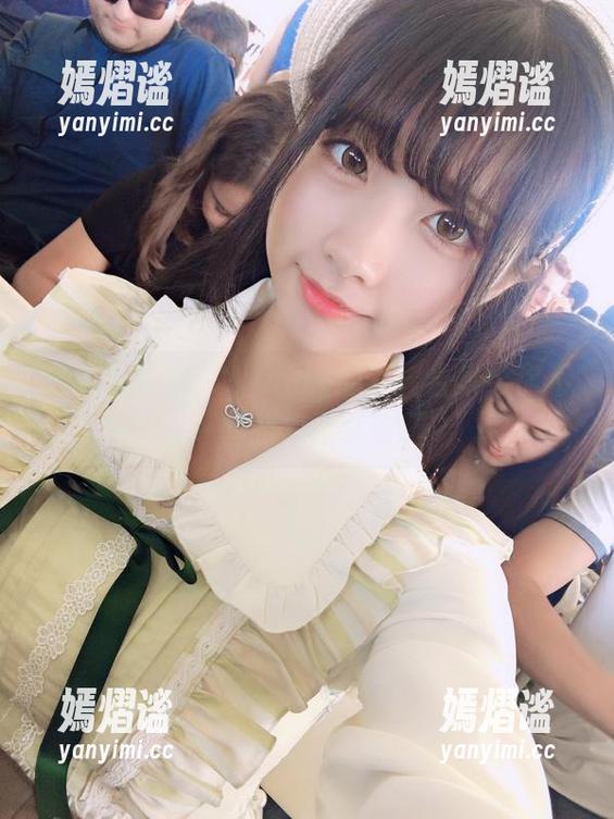 白裙与阳光，Wendy的写真合集给你不一样的视觉享受。