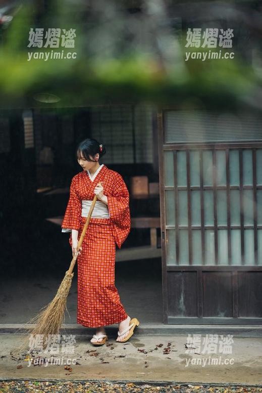 与其说是白衬衫，不如说是けん研(けんけん)的独特气质私房图包
