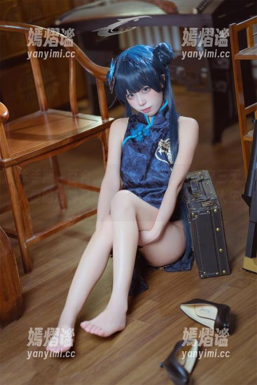 水手服、百合、黑丝…我该怎么适应三无人型的这种风格？原图让我开始怀疑人生。