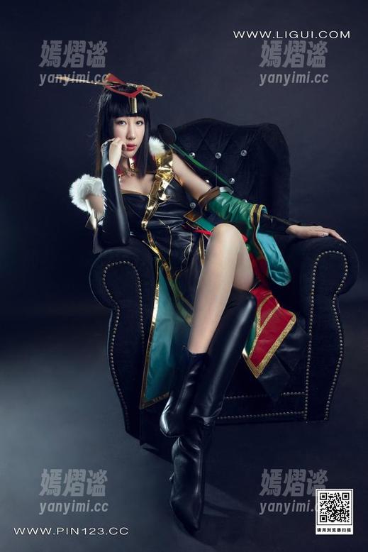 丽柜 - 感受黄芬的美足写真，壁纸瞬间升华！