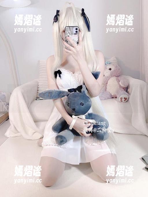 二阶堂宅绘子粉色合集大揭秘：看她的照片，瞬间觉得自己也适合粉色系！