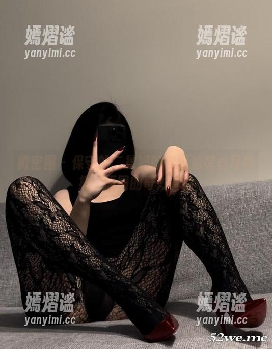微密圈 - 保守的二舅妈的库里油亮丝写真集：原图的奇妙冒险