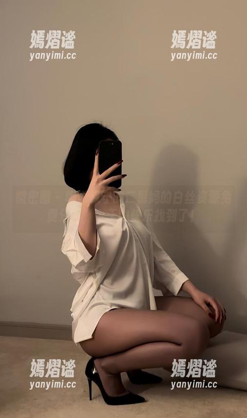 微密圈 - 听说保守的二舅妈的白丝资源免费分享，今天的快乐找到了！