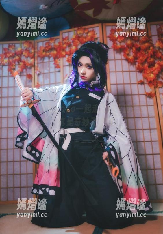 跟着南桃Momoko一起走进绿jk的美图世界，真是奇妙无比啊！