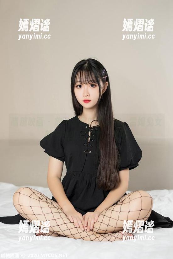 喵糖映画 - 放飞自我的蠢沫沫：雷姆兔女郎在私拍里的意外发现