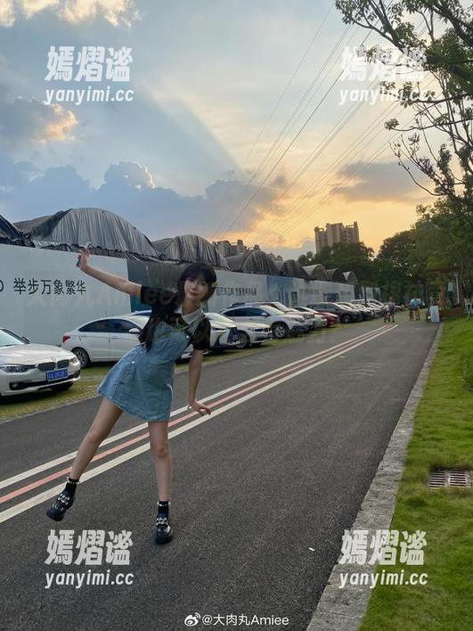 大肉丸Amiee最新作品：谁能想到棉袜竟然也可以这么有魅力？