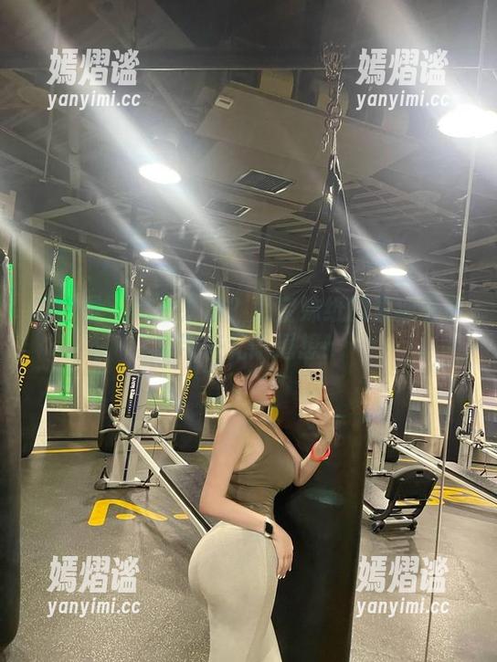 奶宝妹纸 微密圈 - 何止妩媚?奶宝妹纸的紫狐写真集带来无限遐想!