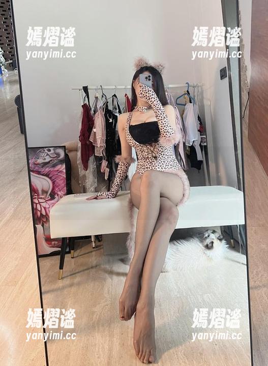 微密圈 - 小玉吃果冻兔女郎写真，图鉴精选：她在我眼前变了个样，我的心却瞬间被俘获了！