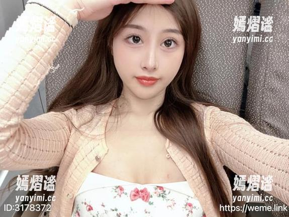 微密圈 - 谁说字母黑丝只能诱惑？小萌子的私房作品让我们见识到另一种风格