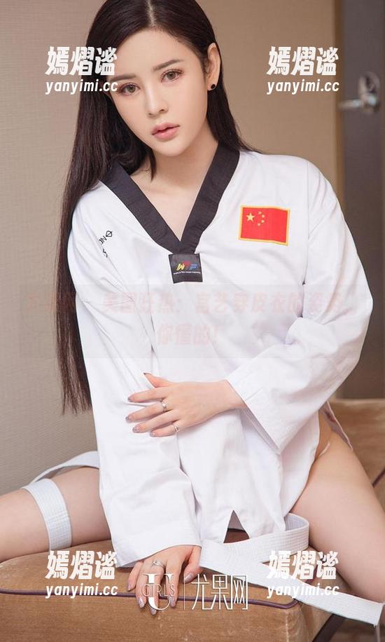 尤果网 - 美图狂热：宫艺穿皮衣的姿势，你懂的！