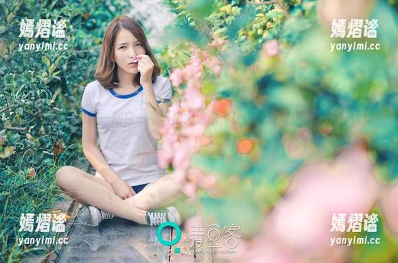 推女神 - 最新一期白一晗短裙大放送，让你颠覆对裙子的所有认知！