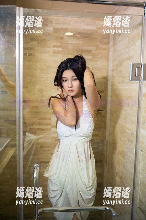 推女郎 - 星辰的旅拍写真：原图中那闪烁的真实瞬间