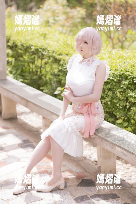 星之迟迟带来的最新图集，万圣节橙魔女，给我带点削尖的南瓜吧！