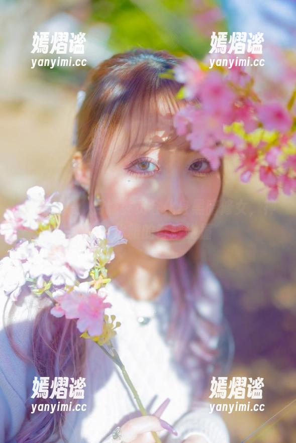 高清图集：月城委员会化身黑暗修女，神秘与优雅的奇妙碰撞
