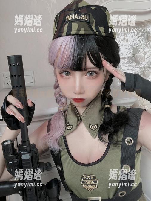 看果咩酱w的网袜，精选图片带你感受那份暧昧。
