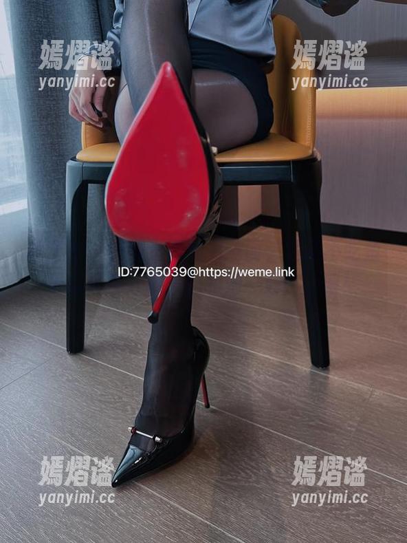 楚楚不吃鱼 微密圈 - 校园生活的另一面,楚楚不吃鱼最新写真分享,想和她一起去上课!