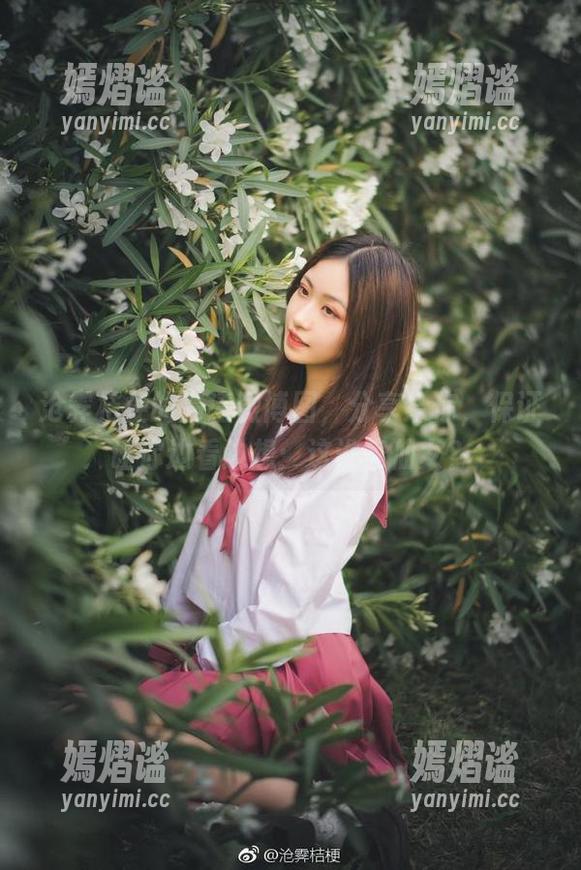 沧霁桔梗的高清微博图，分享给你，保证让你边看边想：这谁家仙女？