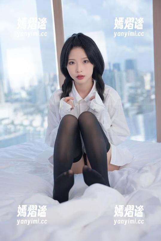 清水由乃的泰丝机娘：看完这组写真，我的眼睛仿佛在表白。