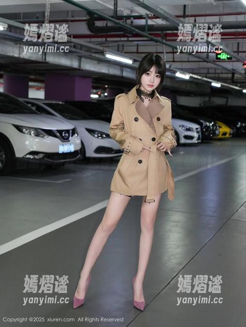 秀人网 - HeyuZhang的吊带探险：高清图册，跟我一起寻找迷失在阳光里的日子！