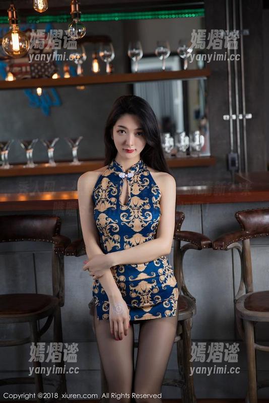 秀人网 - 想要高清图库里的一抹清新？来瞧瞧sophie余冰的白裙吧！