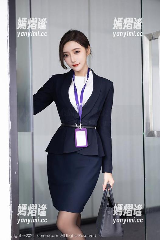 秀人网 - 不走心的制服观赏：章芃芃最新图册，霓裳撩人！