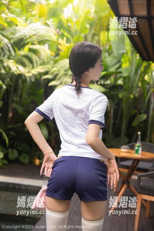 秀人网 - 分享陆萱雅的毛衣原图，低调地好看到让我心动！