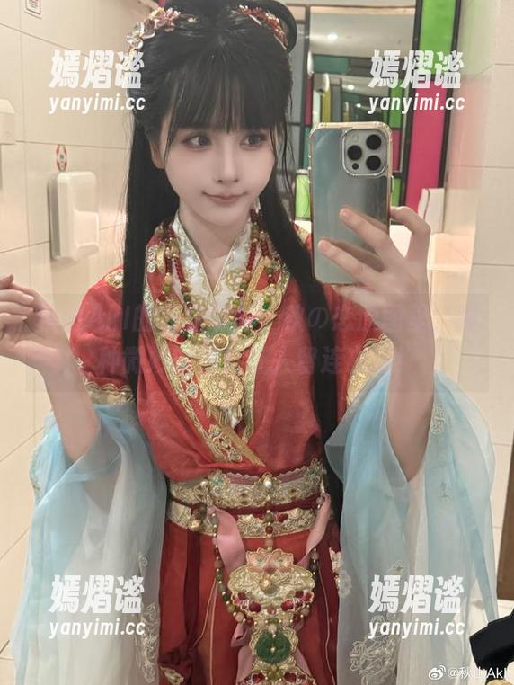 秋山AkI的私房摄影，秋の恋原图里，那种微妙的感觉让人留连忘返！