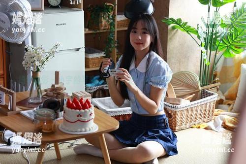 绮梦摄影 - 小宇的写真分享：学姐，你这身材太会说话了吧？