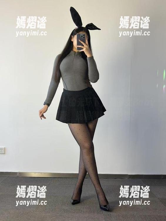 微密圈 - 在修士的光环下，美邵女Baby的图包资源，妩媚得让人犯错！