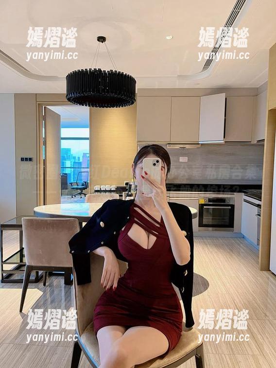 微密圈 - 脸红Dearie的办公室私房合集——你确定这不是星际飞船的控场？