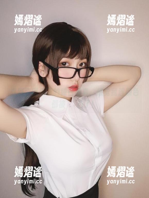 看到芋圆侑子的纯白写真，感觉我连颜色都被تص色了！