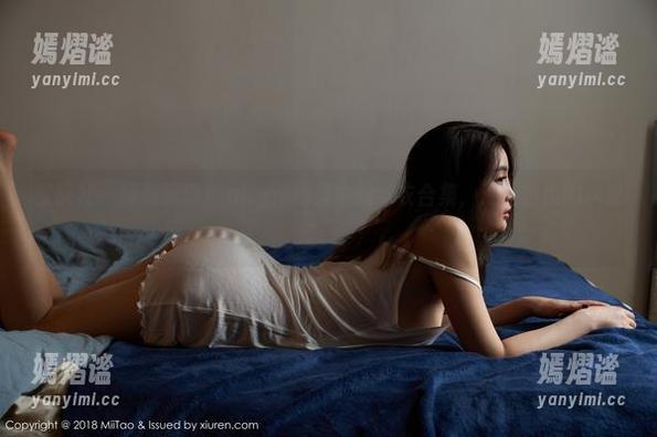 蜜桃社 - 探秘佩琦Pinky：网盘中的泳衣合集，渴望自由的水波流动！