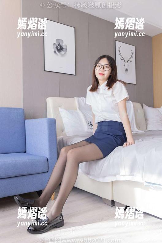 袜啵啵 - 稚予的最新图集：当白色过膝厚白丝不止于穿着