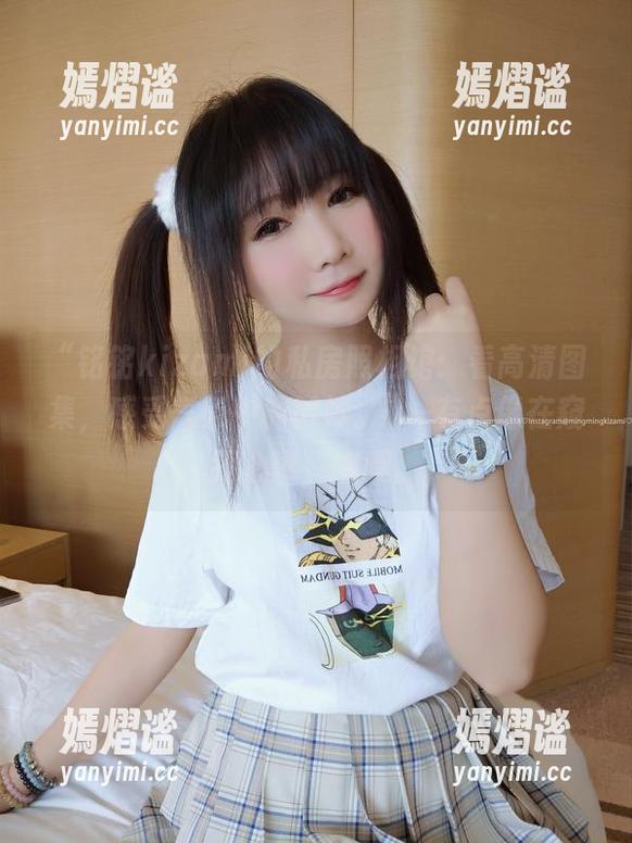 “铭铭kizami的私房照相馆：看高清图集，感受气氛中的微妙。”–有点像在窥探心事，嘿嘿。