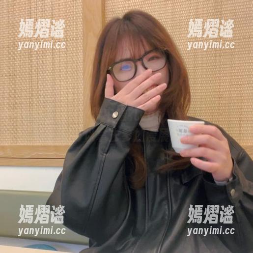 闪月半的最新梦中婚礼cos，诶？这套婚纱可以拿去参加漫展吗？