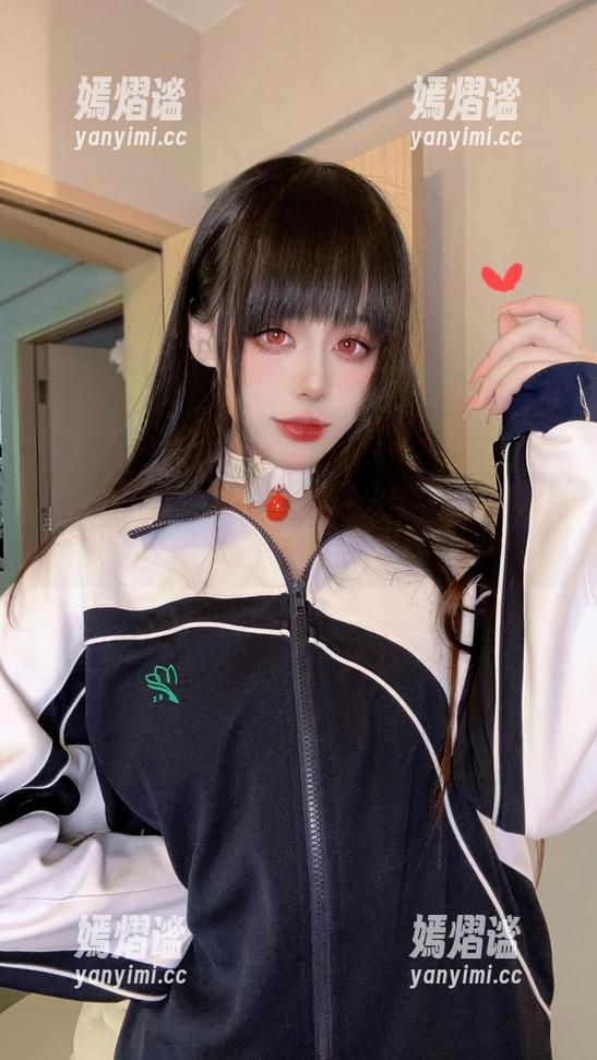 当阿九从不咕咕(九言)开火车，高清图集中那个眼神让你停留